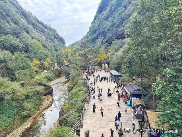 剑门关景区探寻古人入关的足迹