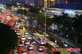 小长假来临，预计广西高速公路日均出入口车流量达380多万辆次图片