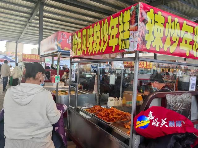 看到第几家你馋哭了🤔嘉峪关居然有这么多夜市？！快来选出你最中意的！