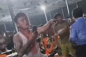 突发！海南爆发严重群殴，现场惨烈多人倒地不起，警方拦不住！图片