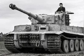 打完所有炮弹都没有被盟军摧毁的坦克，虎式坦克在二战有多强大！图片