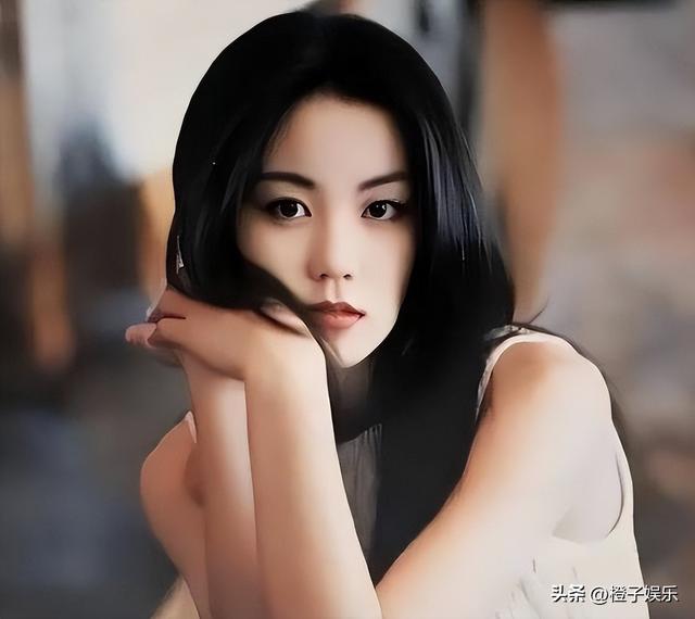 王菲和窦唯离婚26年，当初人人看好的一对，是怎么分开的？