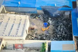 河北高阳县发现非法拆解废旧发动机窝点图片