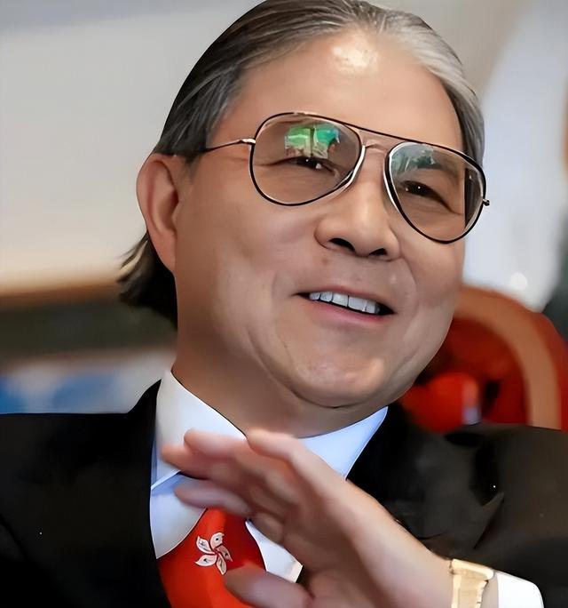 阅兵临近，霍家三父子一张北京合照暴露真实处境，目的果然不一般