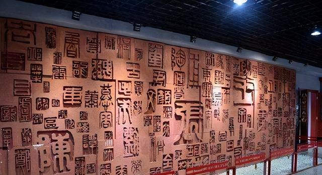 中国有个姓氏，非常罕见，全国只有17人，全都生活在一个小县城