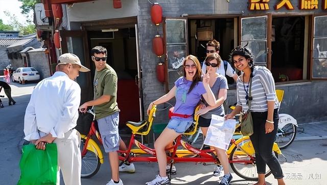 大量日本游客涌入上海，打着旅游幌子不去游玩不吃美食，为啥来？