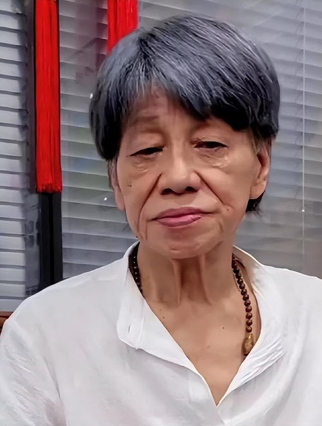 梁小龙被曝离世1天	，私生活被扒底朝天，原来他和杨少华处境一样