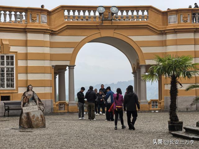 欧洲行第7天：参观世界文化遗产梅尔克修道院，逛维也纳和美景宫
