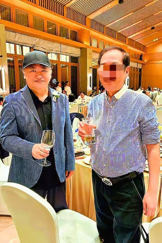 刘欢34岁女儿重庆大婚！刘欢伤心卢璐却很高兴 女婿长得一般但儒雅