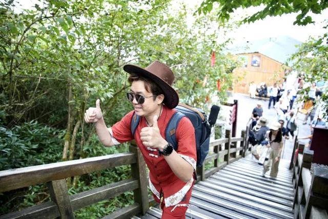 跨越山海，共赴云端——梵净山景区再迎外籍达人采风团