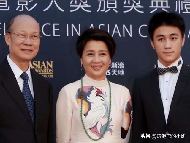 何猷君“霸总”人设崩塌，拖欠工资恶心一幕上演，员工举步维艰