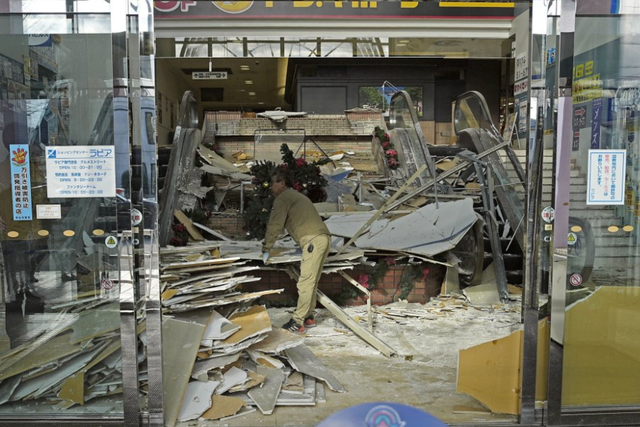 短短72小时，一连5个噩耗，日本陷入了混乱，高市这下彻底没戏了