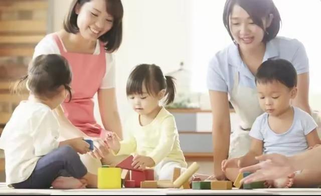 幼儿园教师工资终于有"铁饭碗"？财政兜底新政引发家长集体叫好