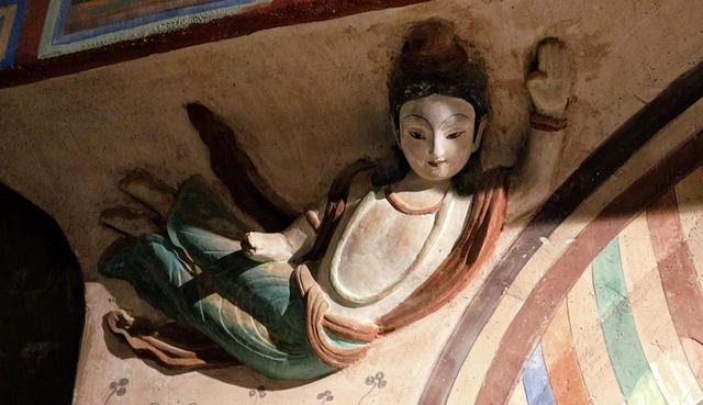 西夏皇家寺庙，35米绝美卧佛，国内仅存900年保留完好