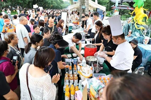 长春新民大街持续火爆！步步吸睛！盛况直击→