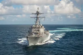 中美日驱逐舰差距对比：美1.45万吨，日本10500吨，中国是多少图片