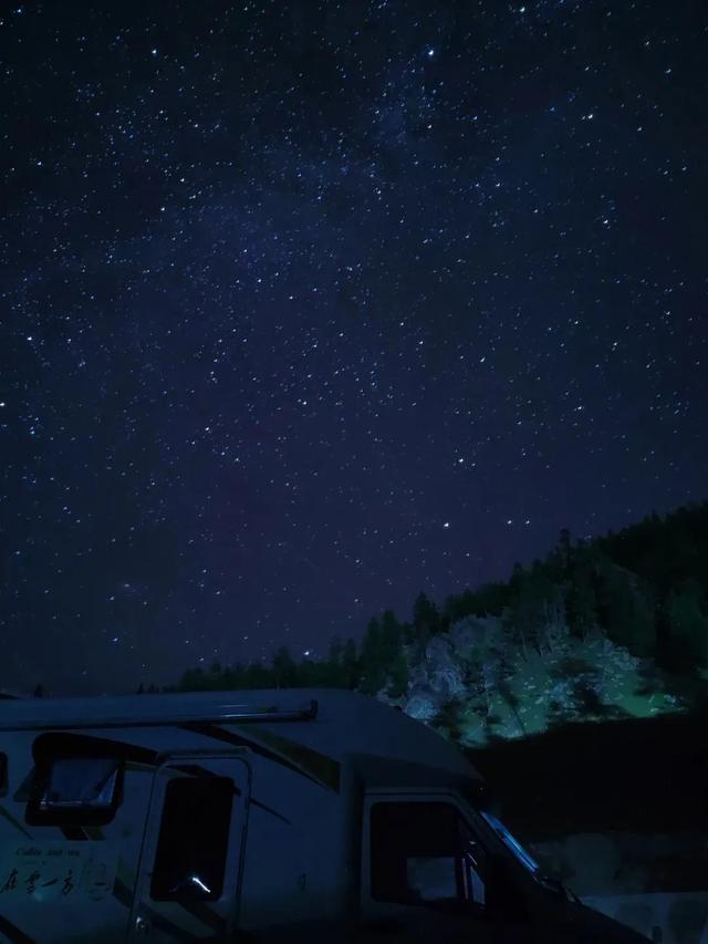 “浪浪山”外有星辰，去可可托海接住漫山的风