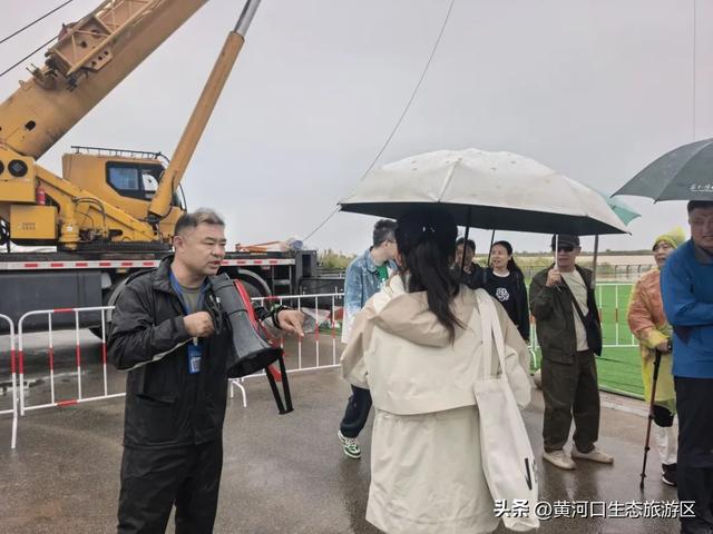 【情满双节游东营】黄河口生态旅游区游人如织，沉浸式体验国庆氛围