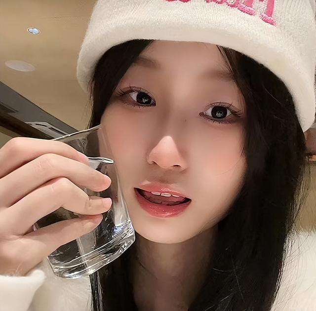广东“天使女孩”梁希怡去世，仅21岁，生前被误诊，生日当天截肢