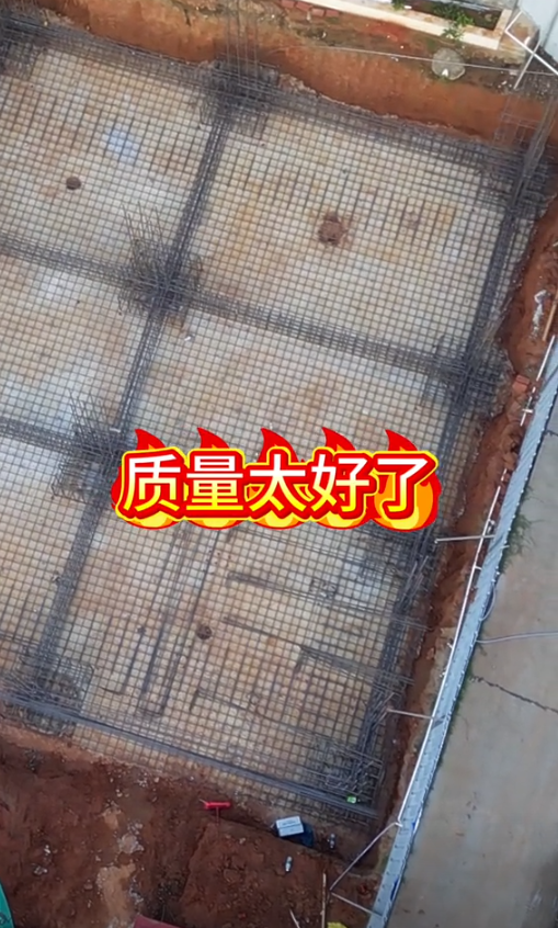 全红婵家邻居也要盖新房了，连夜砸围墙清理场地，网友建议开超市