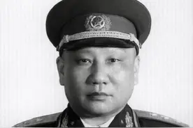 “老实上将”唐亮：资历浅但后劲足，奋起直追成为华野政工上将图片