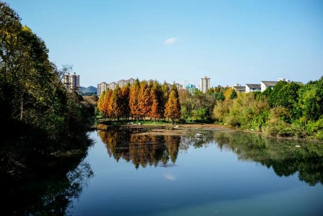这个“名牌加身”的西南山城，正适合淡季来玩！