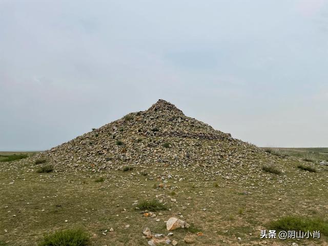达茂旗达尔罕、百灵庙、乌克忽洞，固阳银号、忽鸡沟田野考察笔记