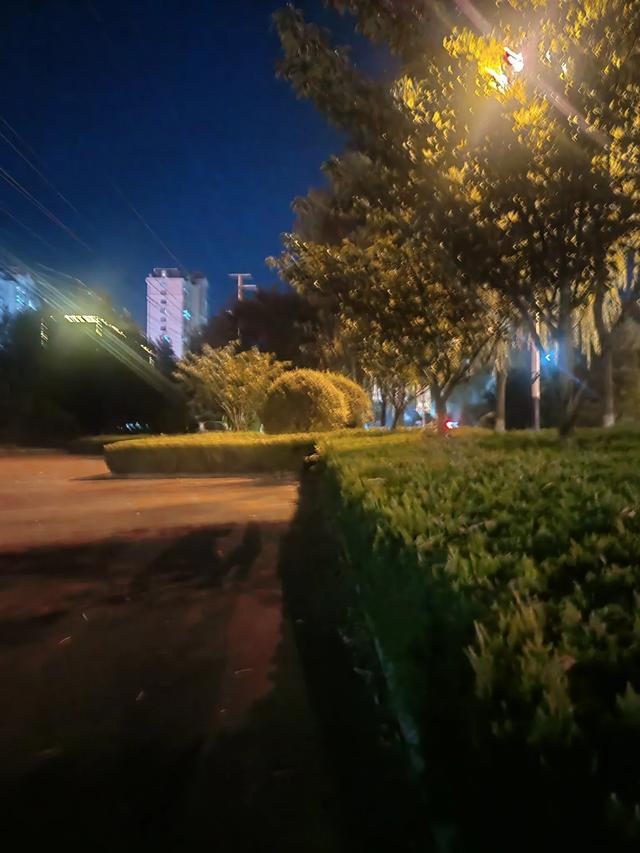 惊了!天热别瞎跑避暑地,在家吹空调才是真香