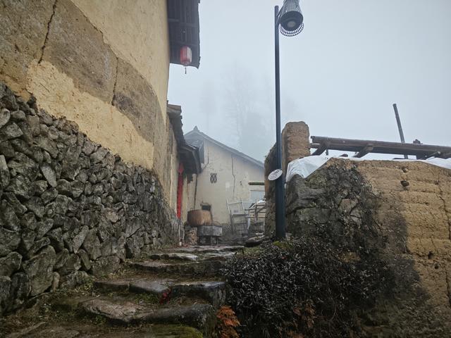矿工们建造的家园，藏在深山中