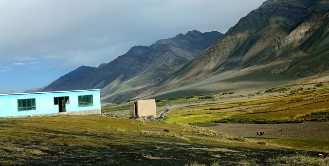 中阿边境村，我国气候恶劣，阿富汗一端竟然是塞上江南，世外桃源