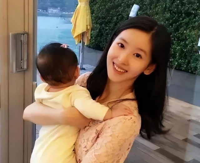 刘强东上千亿身家背后，儿子却是他一生的痛，感谢章泽天视如己出