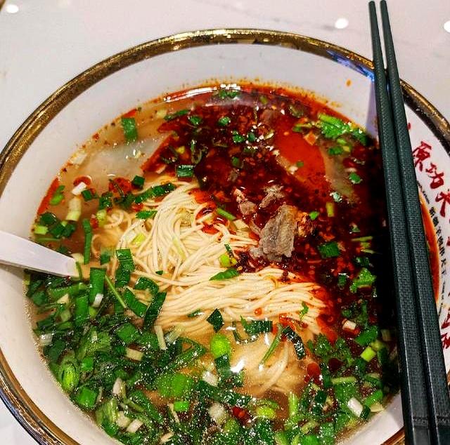 我是芜湖人，去了趟甘肃兰州，实话实说：兰州比网上评价的还要好