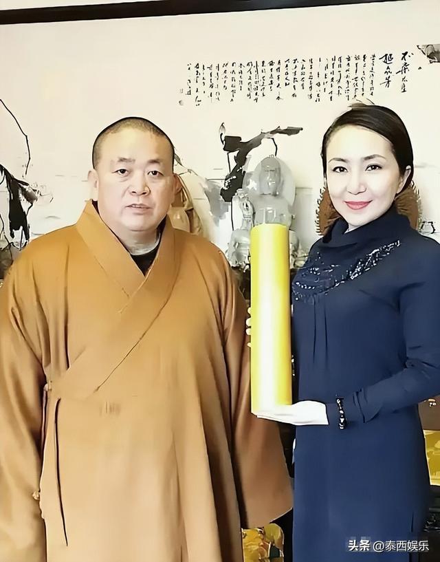 释永信与美女的同框，个个肤白貌美，10年前就曾被举报私生活混乱