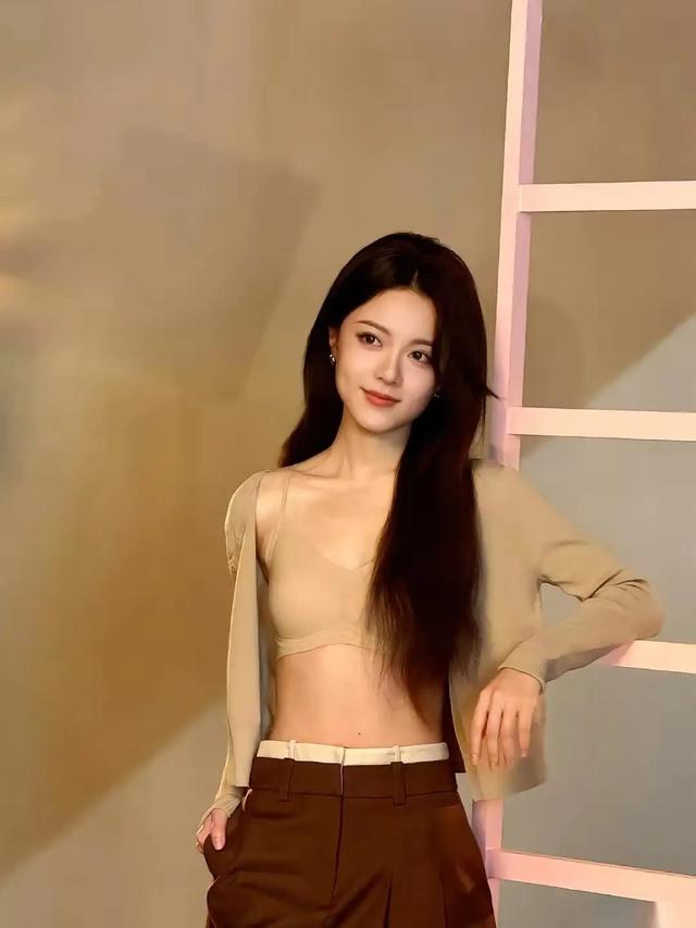 看到赵今麦的内衣广告,我第一反应是:疯了吧?