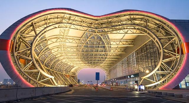 高铁站都“会比心”了？就在淄博！