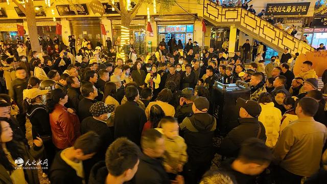 哇塞!天水秦州青年北路“黄金大道”文旅周嗨翻啦,速来打卡!