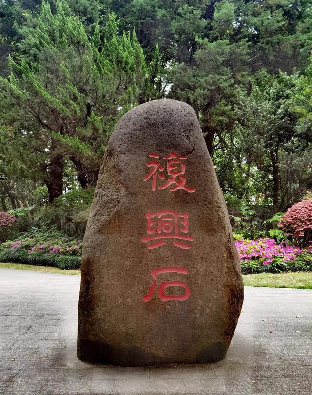 天啊！我发现了上海最“寂寞”的公园，免费还地铁直达！