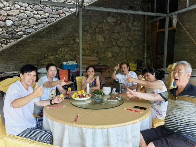 云屏迎来暑期旅游热，多家爆满～订房还要再等几天