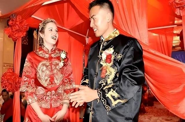 河北1男子网恋娶到美国女孩，婚后，得知女孩身份惊得目瞪口呆！