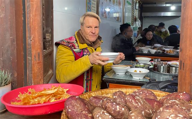 【昆明很好在】老外史帝夫的快乐旅居：逛山水 当主播