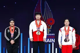 祝贺！举重世锦赛廖桂芳包揽三金图片
