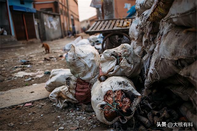 女性随地大小便，日产垃圾超2000吨，脏的连印度都认输的国家