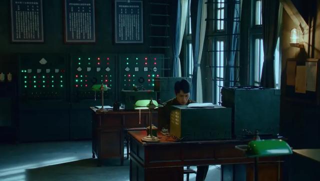 一千多人牺牲结局,无法改写,但于和伟临刑前一个动作,升华全剧