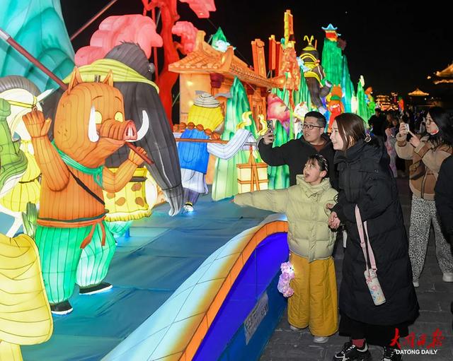 灯火璀璨年味浓!大同古都灯会光影盛宴迎八方来客~