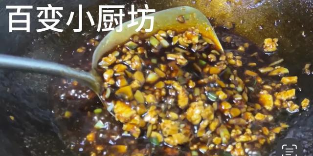 把鸡蛋倒入西红柿里，没想到这么好吃，饭店一盘卖48，营养又解馋