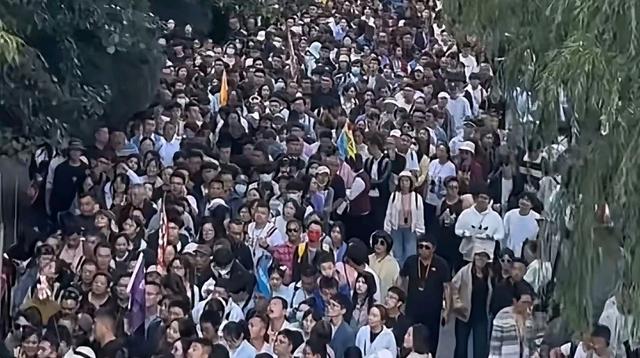 国庆机票均价涨 9%！热门航线售罄，非热门却降价？