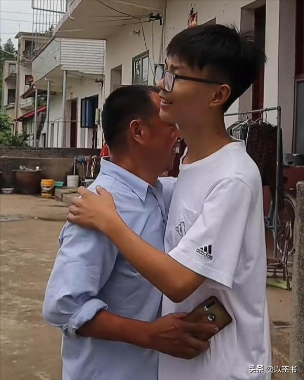 残疾的爹智障的妈，周糠顺考出642分优异成绩，恶心的一幕出现了