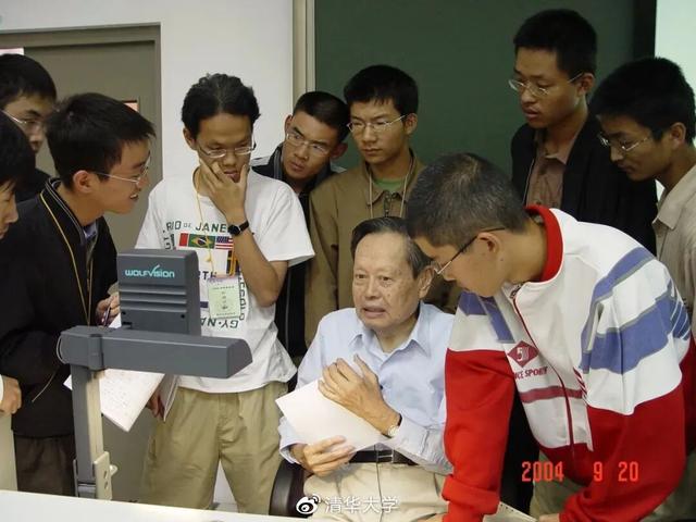 彻底不装了？杨振宁去世仅7天	，恶心的事情就发生，结局大快人心