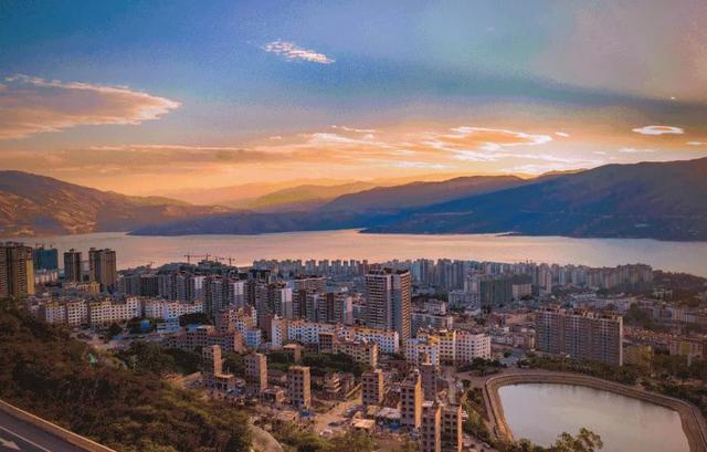 云南隐藏的暖冬密码:这8个神仙地,让北方人忘了回家!