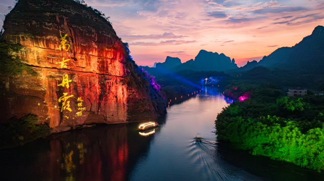 丹霞山秋冬攻略｜一场让手机内存爆掉的视觉暴击之旅，解锁四季皆宜的地质奇观新体验